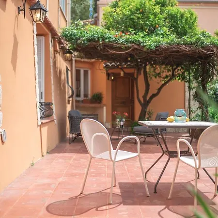 Val De Menton, 3 Pieces Atypique, Jardin Et Terrasse A 7 Minutes A Pied Du Centre Apartment *