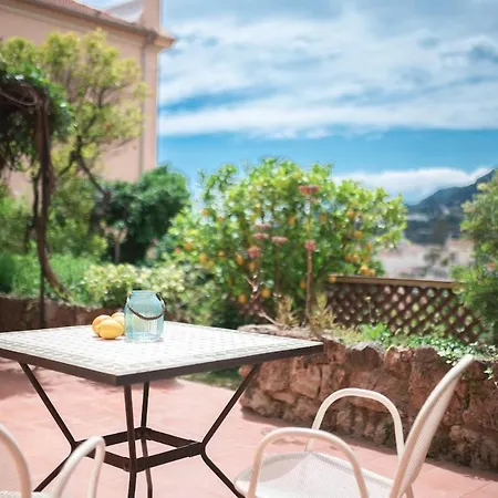 Val De Menton, 3 Pieces Atypique, Jardin Et Terrasse A 7 Minutes A Pied Du Centre *