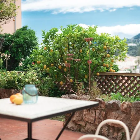 Val De Menton, 3 Pieces Atypique, Jardin Et Terrasse A 7 Minutes A Pied Du Centre *